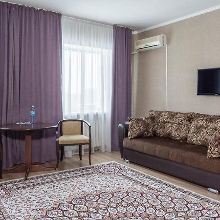 אסטנה Azamat Hotel מראה חיצוני תמונה