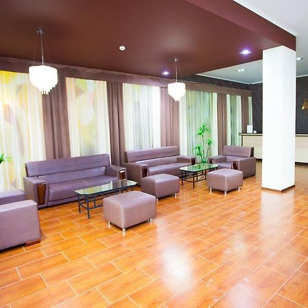 אסטנה Azamat Hotel מראה חיצוני תמונה