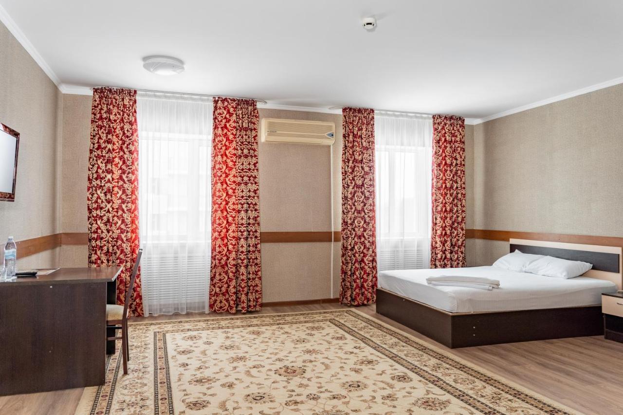 אסטנה Azamat Hotel מראה חיצוני תמונה