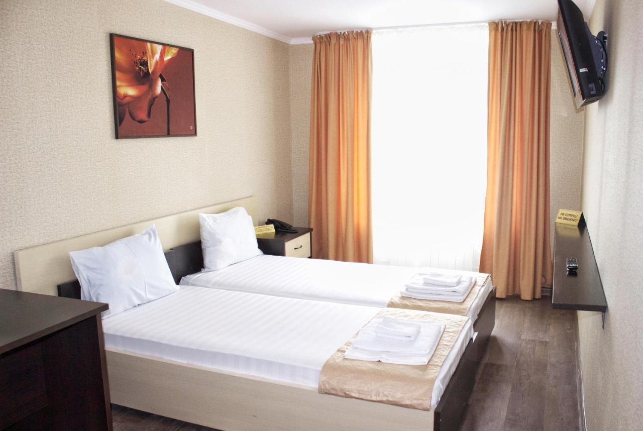 אסטנה Azamat Hotel מראה חיצוני תמונה